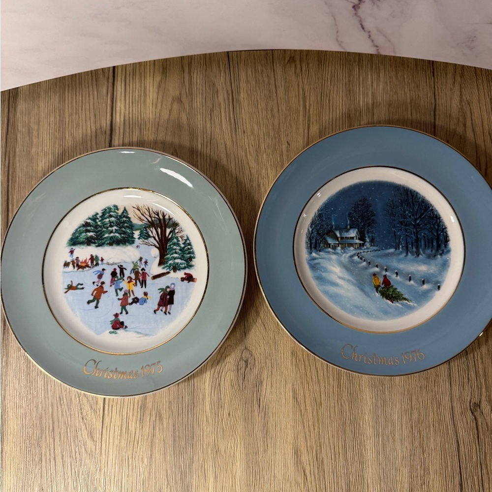 Set of 2 Avon Christmas Plates – 1975 & 1976 – Enoch Wedgwood England